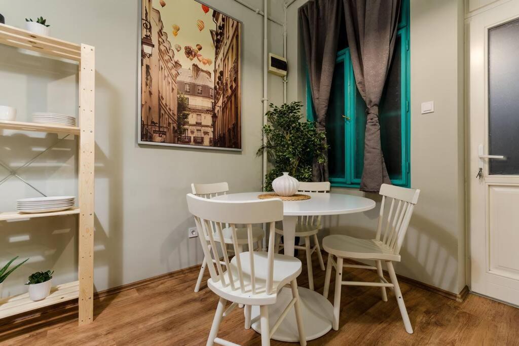 Cosy Apartment In Party District K30 บูดาเปสต์ ภายนอก รูปภาพ