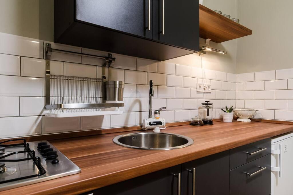 Cosy Apartment In Party District K30 บูดาเปสต์ ภายนอก รูปภาพ