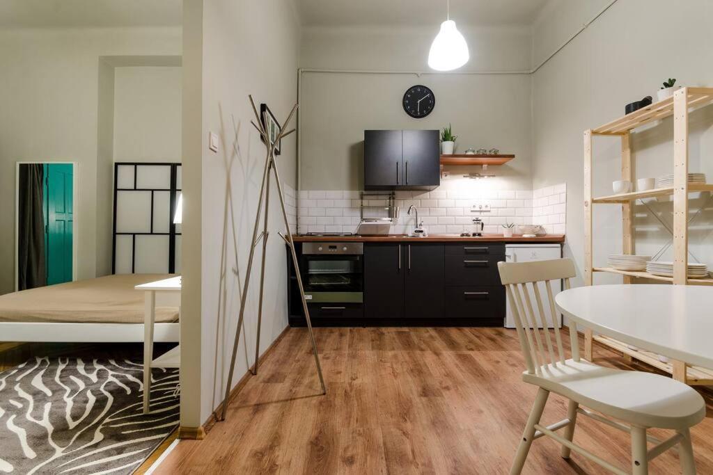 Cosy Apartment In Party District K30 บูดาเปสต์ ภายนอก รูปภาพ